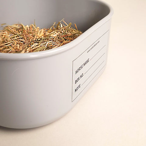 Fødevaregodkendt silikone i Nordic Liberty Feed Box – blødt, holdbart og sikkert til foder til hest